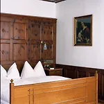Hotell Solitude 4*